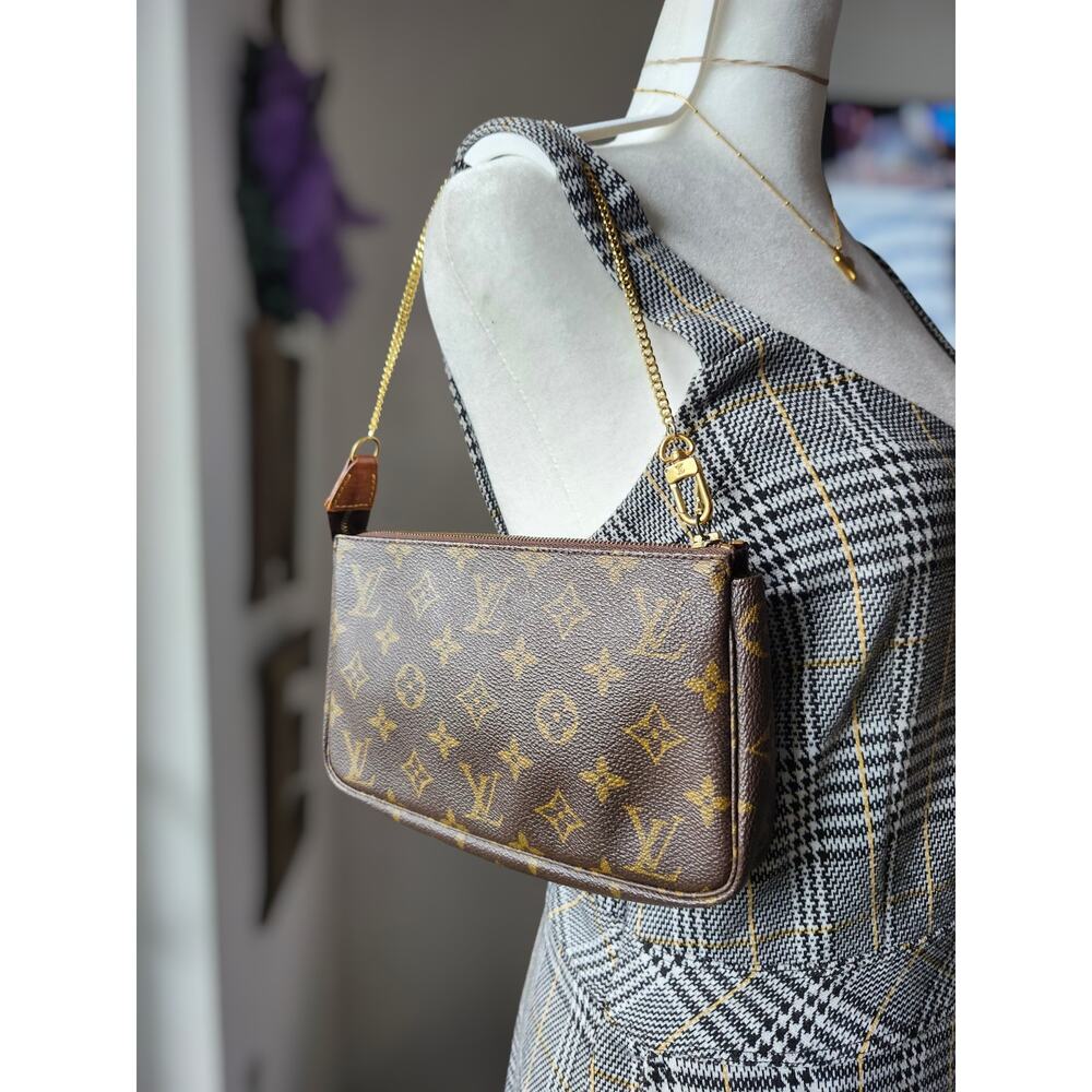 Louis Vuitton LV Monogram Pochette Accessoires with Gold Chain Vintage Bag - Picture 14 of 14